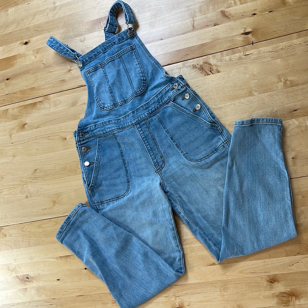 Like New Old Navy women’s overalls size small